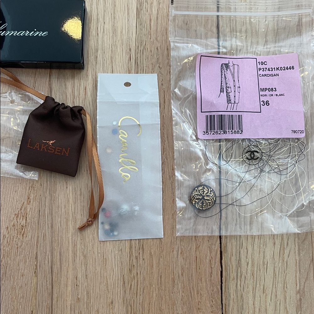 Assorted Buttons set - Picture 3 of 4